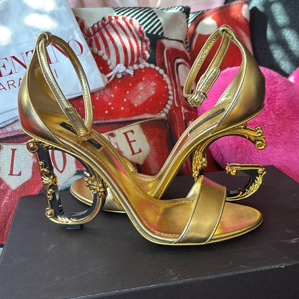 Gold Baroque D&G heels